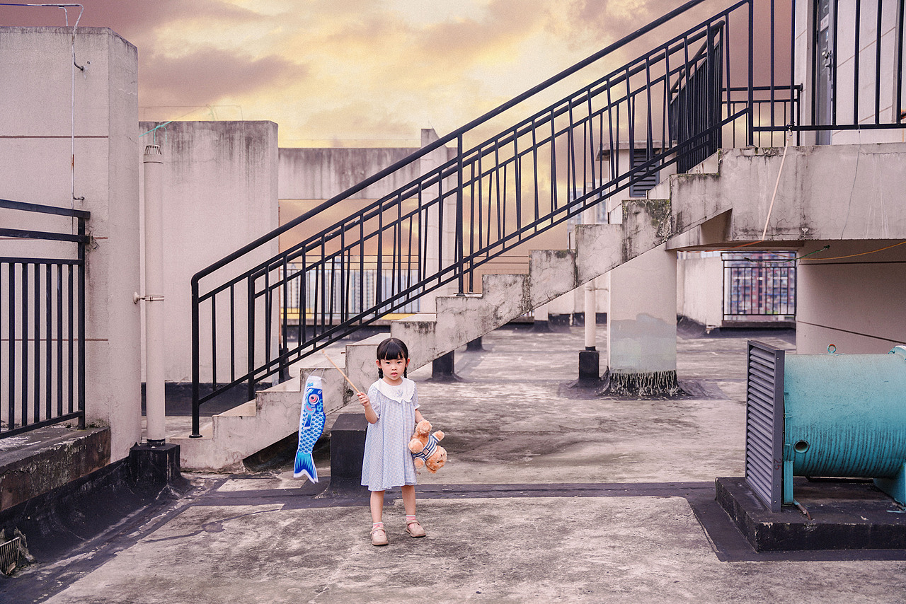 天台的晚风（图ZMzQ4MDk1MjU2） - 人像摄影 - 站酷设计师有田人家原创素材 - 站酷ZCOOL