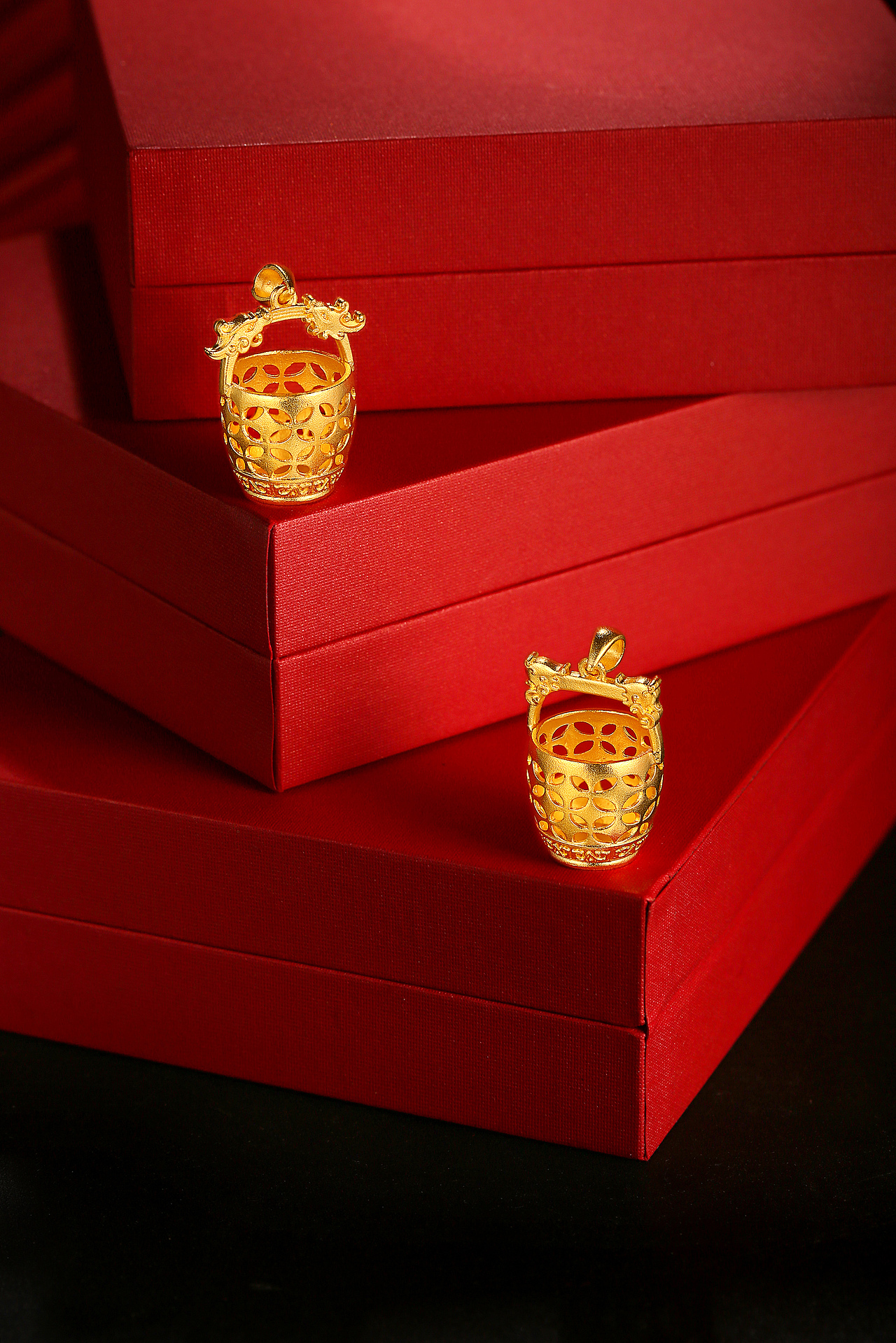 黄金/珠宝/白底图/静物摄影/珍珠/首饰/宝石/场景图