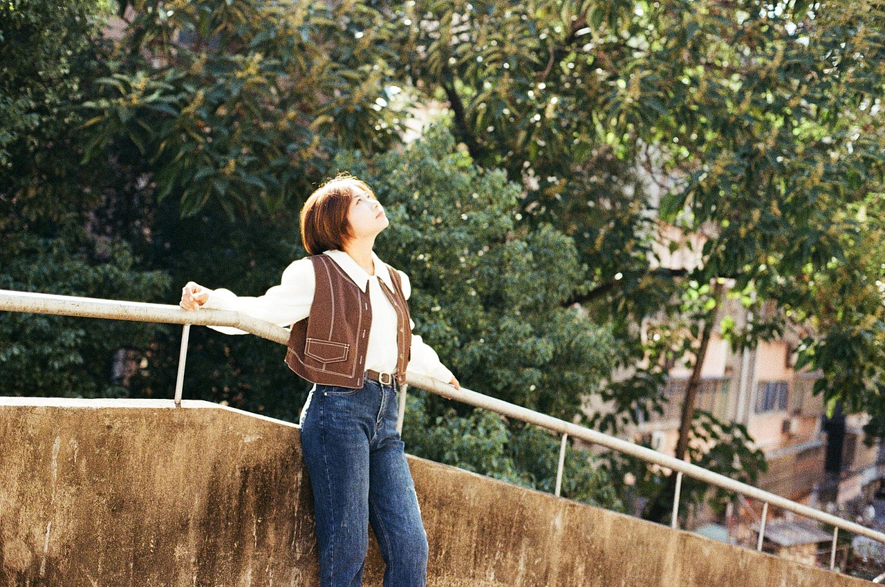 夕阳与风尽是温柔（图ZMzM5MDA1MDQw） - 人像摄影 - 站酷设计师布衣圣贤原创素材 - 站酷ZCOOL