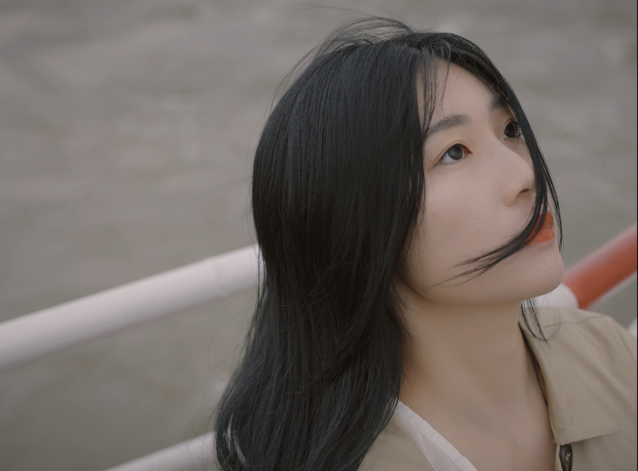 游曳色彩 · 倾仰微光