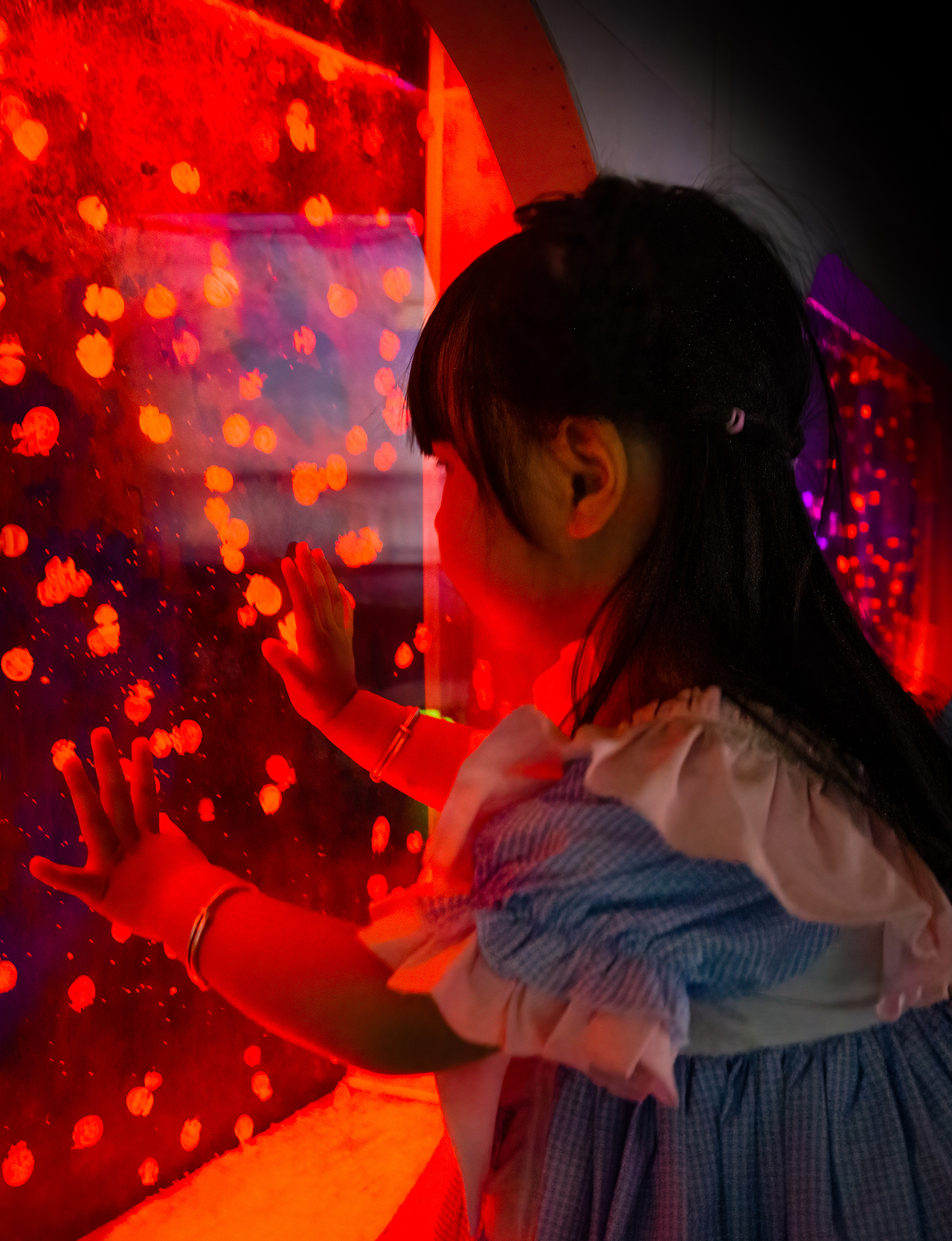 雨润江南（图ZMzUxMTMzNDcy） - 人像摄影 - 站酷设计师爱插画的二球原创素材 - 站酷ZCOOL