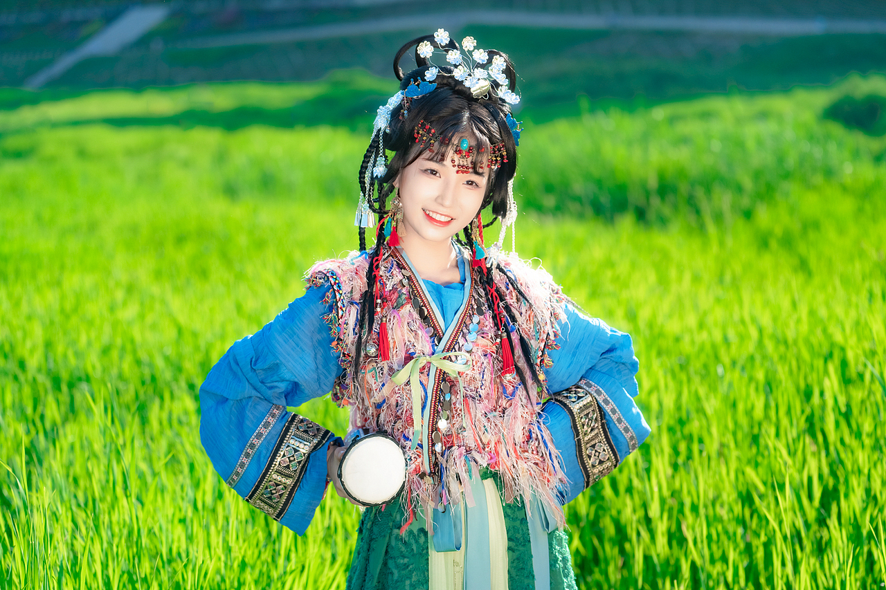 苗疆少女（图ZMjk5MzkyNTcy） - 人像摄影 - 站酷设计师冰糖葫芦薄荷心原创素材 - 站酷ZCOOL