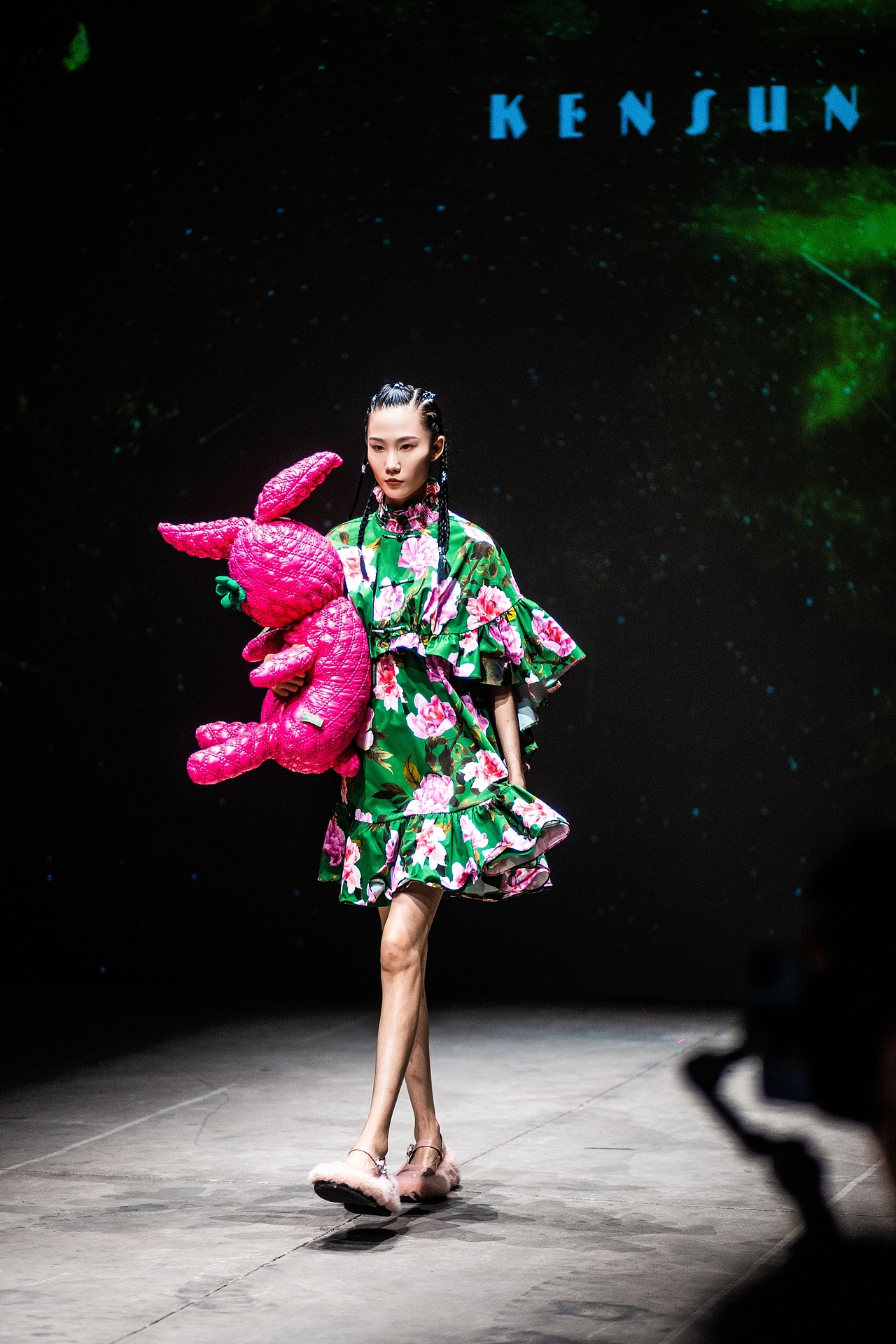 2022深圳蛇口时装周（图ZMzA2MDgyMTE2） - 人像摄影 - 站酷设计师摄影师斯伟原创素材 - 站酷ZCOOL