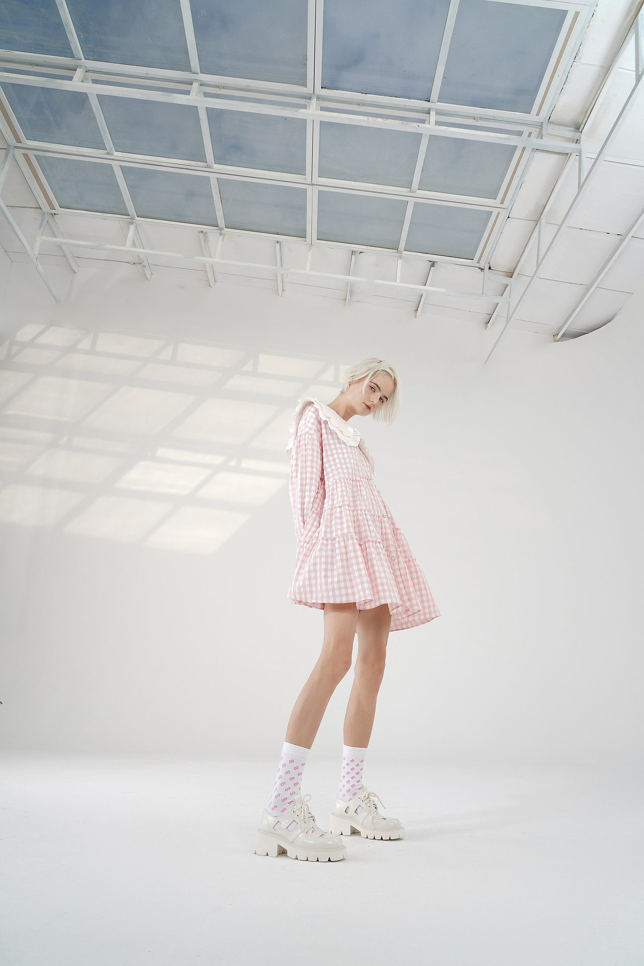 运动鞋大片 女鞋薇薇燃品牌拍摄潮牌拍摄（图ZMzA4NTMyNTQ4） - 人像摄影 - 站酷设计师柠檬视觉摄影设计原创素材 - 站酷ZCOOL