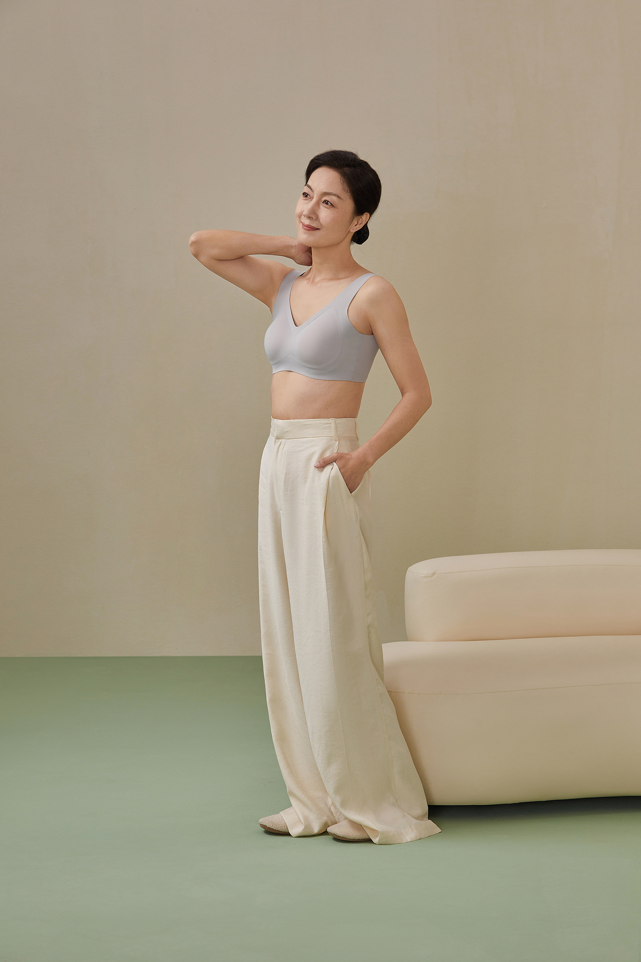 HEIBAI电商 | 中老年文胸也能拍出松弛感（图ZMzU4NzUxOTAw） - 人像摄影 - 站酷设计师杭州黑白影像原创素材 - 站酷ZCOOL