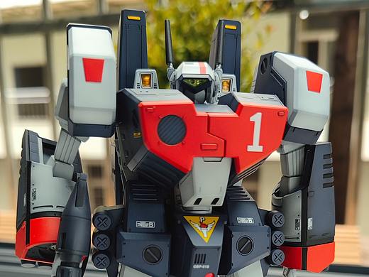 长谷川 1：72 超时空要塞 VF-1J  全装备女武神