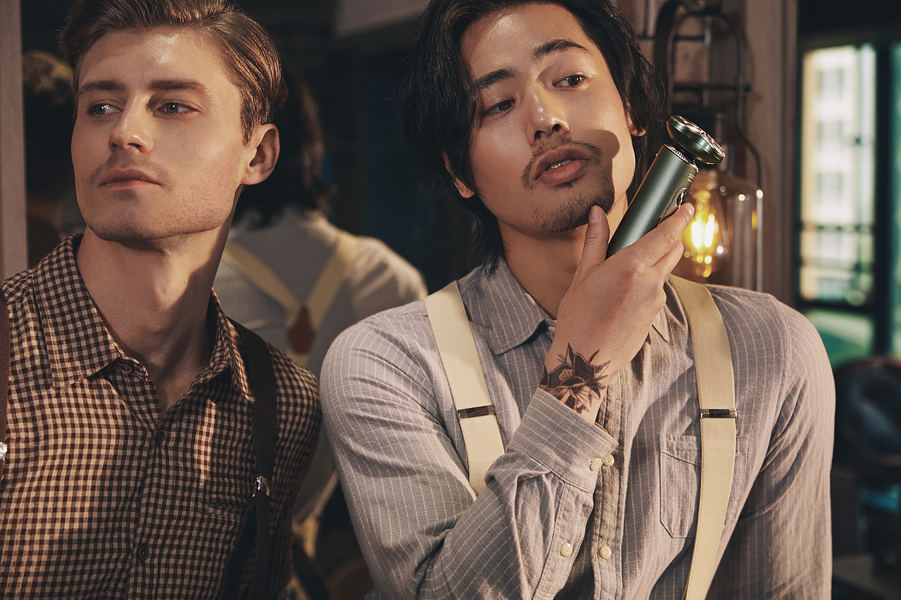 S5 Green With Model（图ZMjMzOTA0NTUy） - 产品摄影 - 站酷设计师摄影师萧十一原创素材 - 站酷ZCOOL