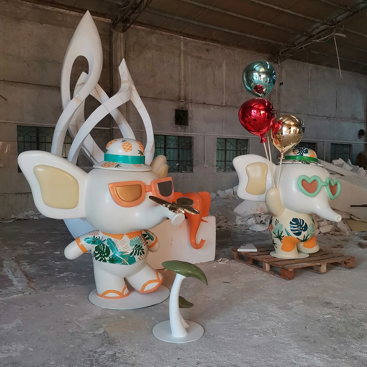 玻璃钢卡通大象雕塑 动物卡通定制 卡通人物 景观小品