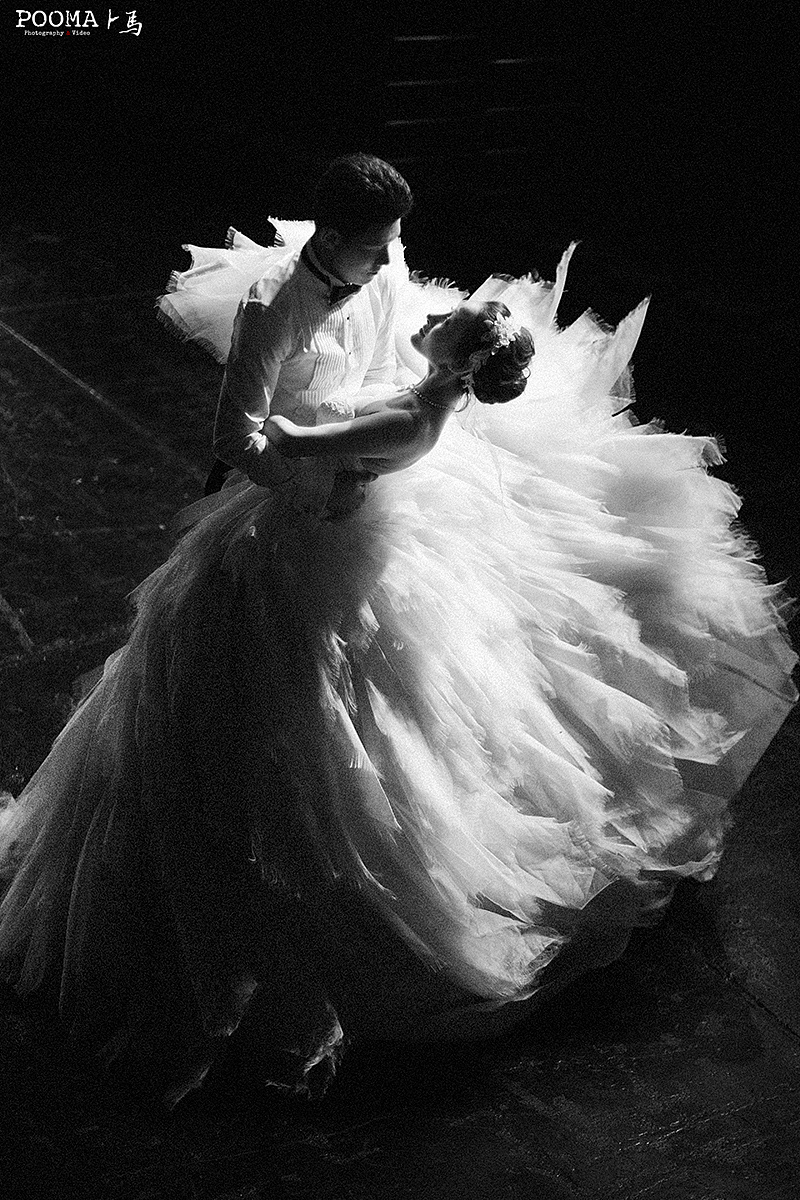 卜马婚纱艺人李舒桐佟悦