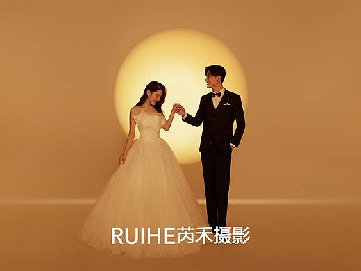 日落灯光影婚纱照美翻了，浪漫高级感yyds啊~