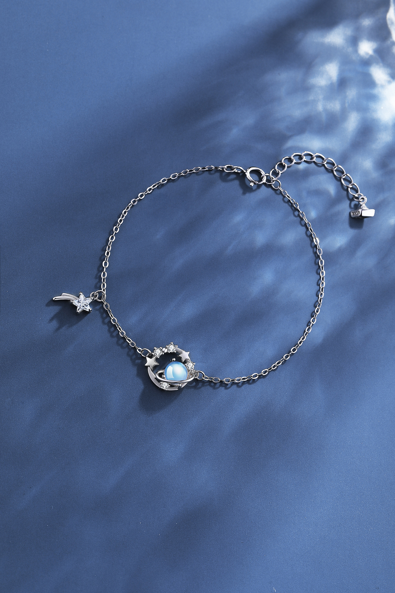 珠宝首饰场景图;银饰摄影修图