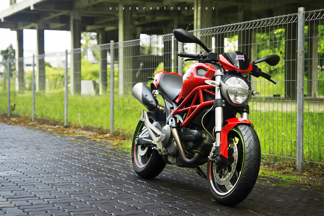 ducati monster 795
