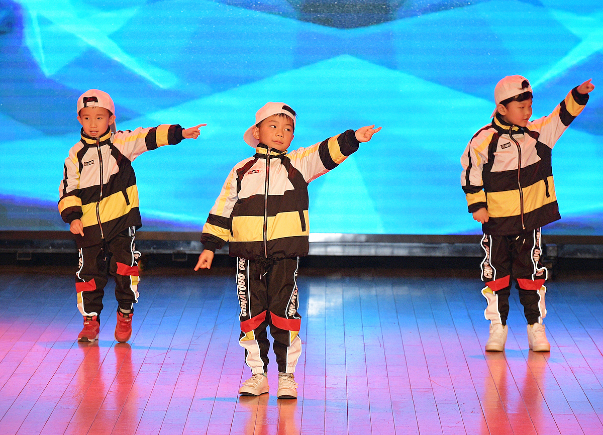 南京Kids Family少儿街舞｜8周年公演｜2018.12.16纪实（图ZMTM5ODY2NjQ0） - 人文/纪实摄影 - 站酷设计师KidsFamily街舞原创素材 - 站酷ZCOOL