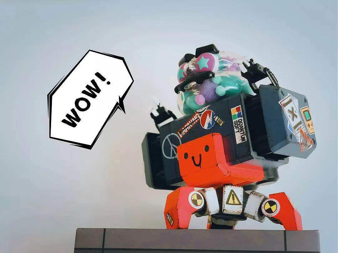 最后还是来自 @jimmon 的返图!
哈哈!发现POP的脑袋又大又平,<br>可以搭配上其他玩具玩出好多花样!<br><br>期待大家更多有趣的返图!<br>我们会不定期发布收集来的靓照!<br>在此再次感谢各位伙伴的支持!