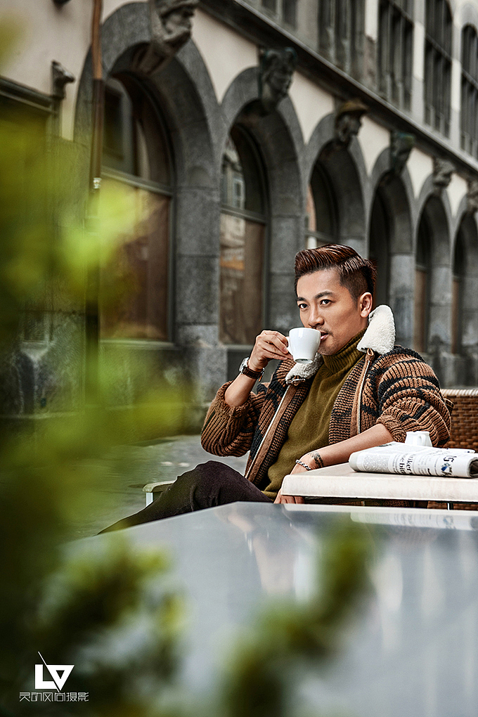 苏有朋-巴黎街头