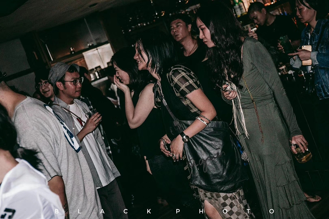 活动现场拍摄#昙花一现#（图ZMTc4NjU0MDQw） - 人文/纪实摄影 - 站酷设计师黑片原创素材 - 站酷ZCOOL