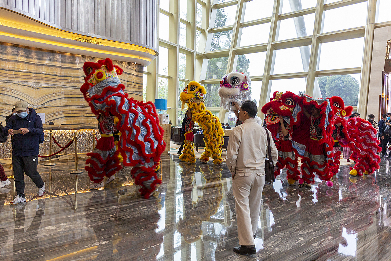 春节｜舞狮（图ZMjAwOTU2MDU2） - 人文/纪实摄影 - 站酷设计师垃圾中的战斗机原创素材 - 站酷ZCOOL