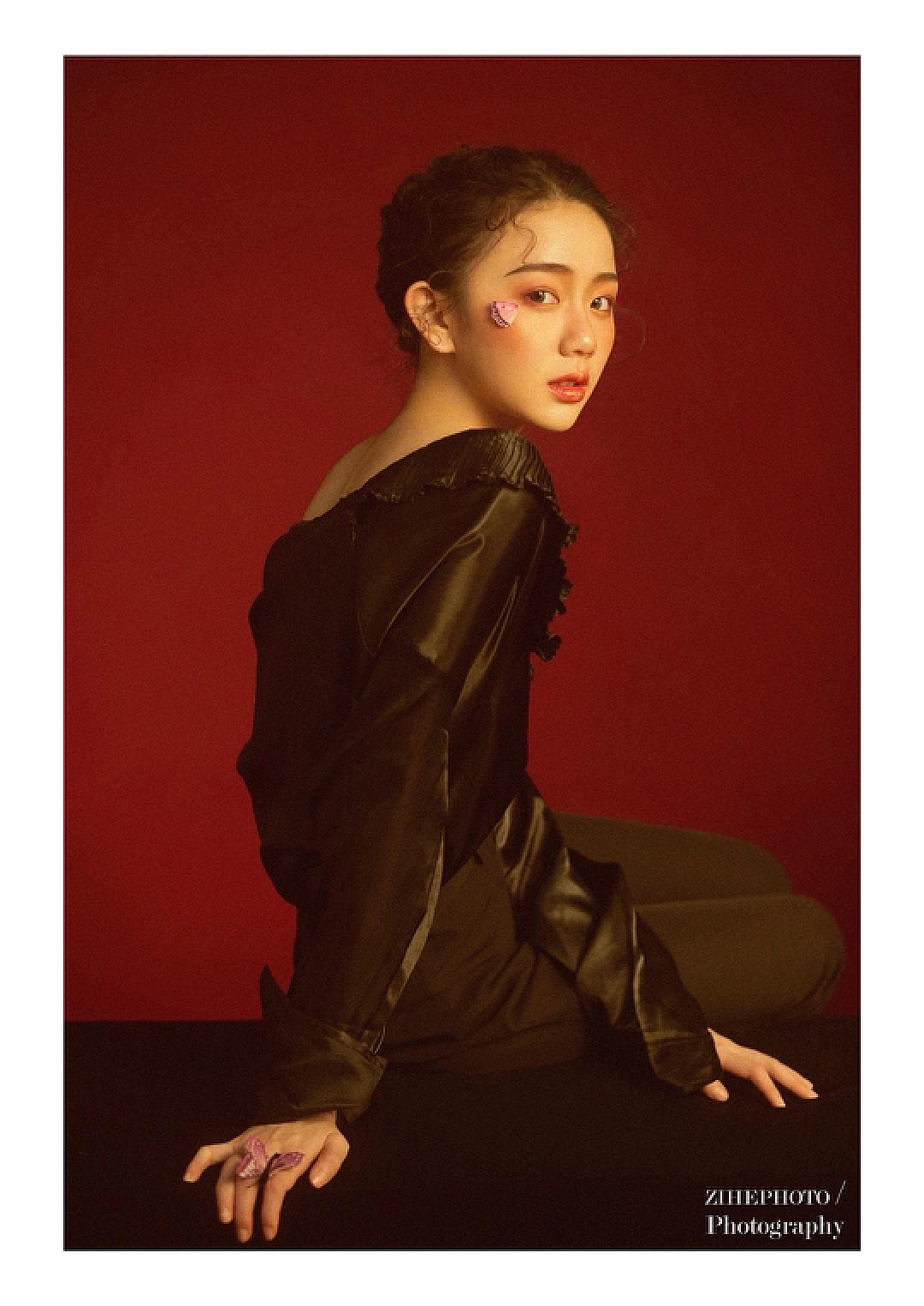 人像摄影构图(人像摄影构图与美姿设计)