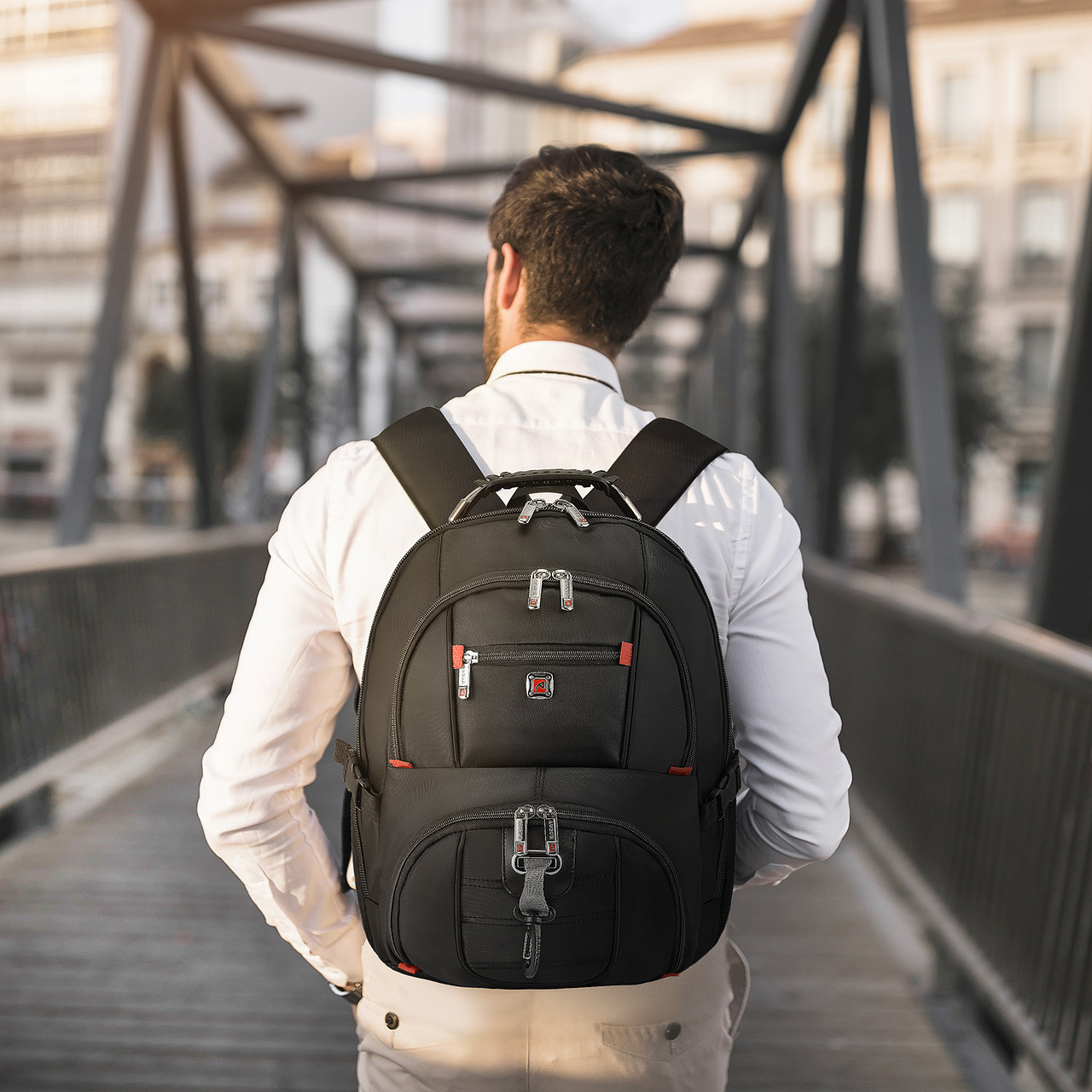 亚马逊精修背包