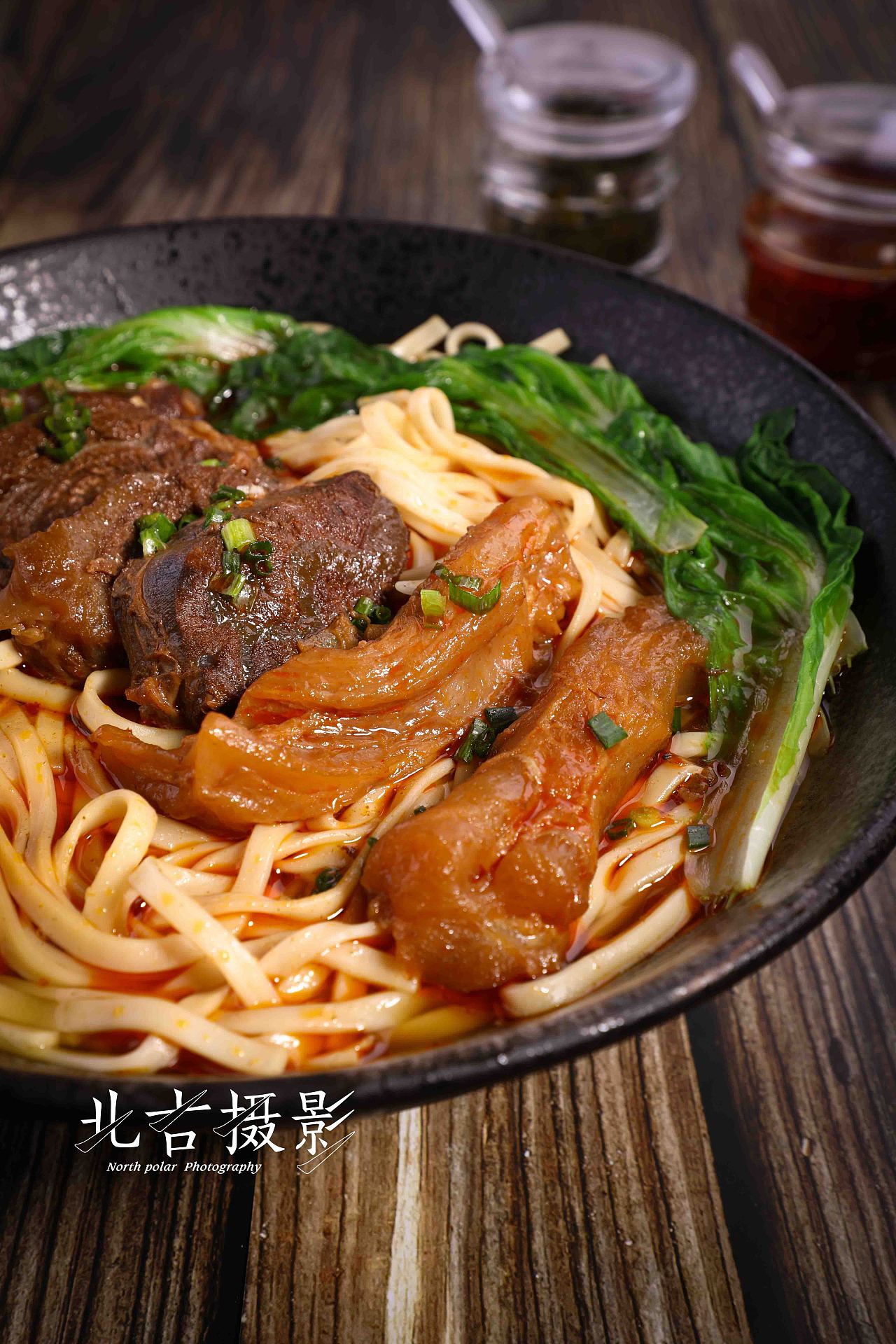 北吉摄影-台湾牛肉面