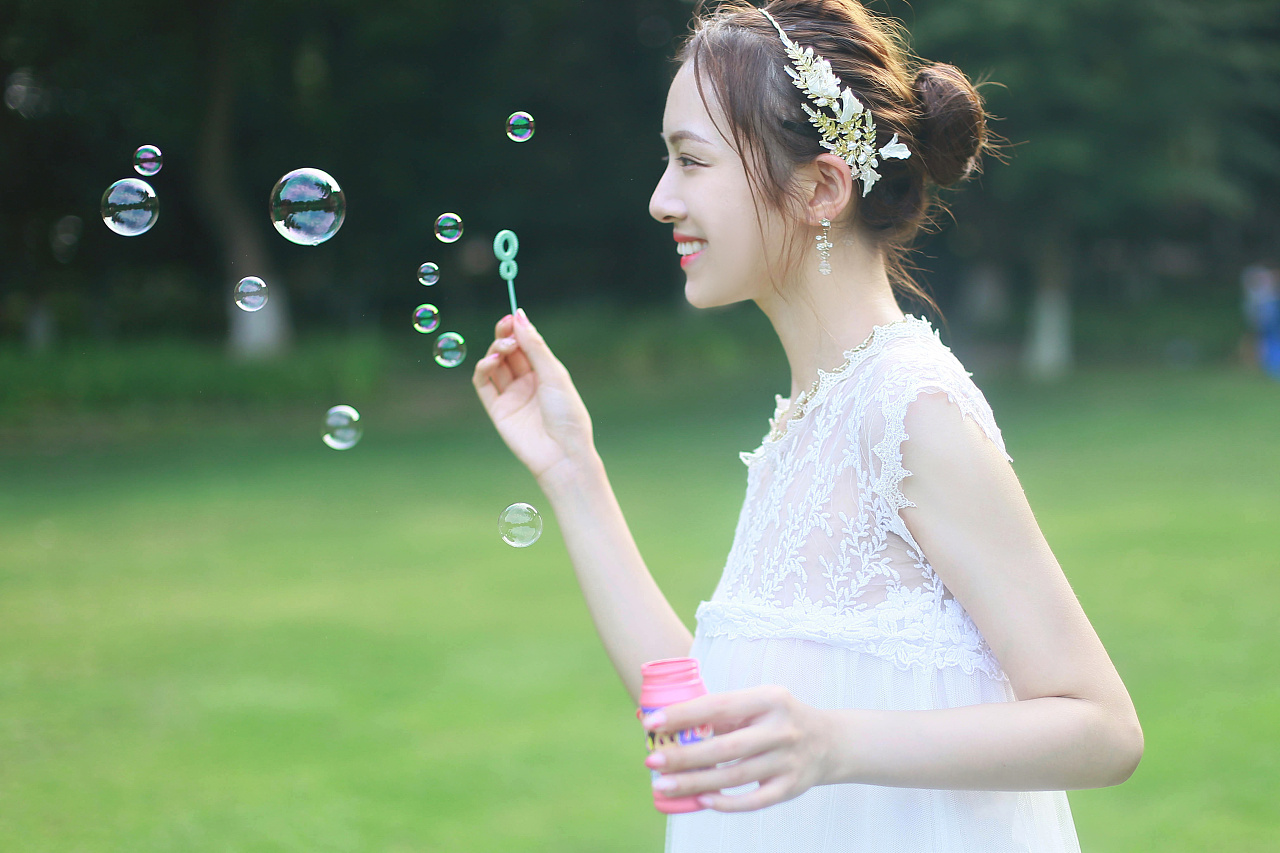 植物园的泡泡女孩