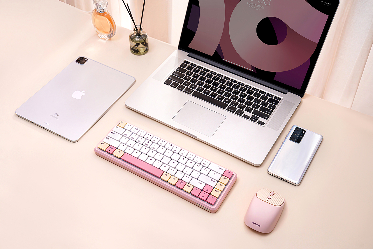 键盘创意简约场景摄影