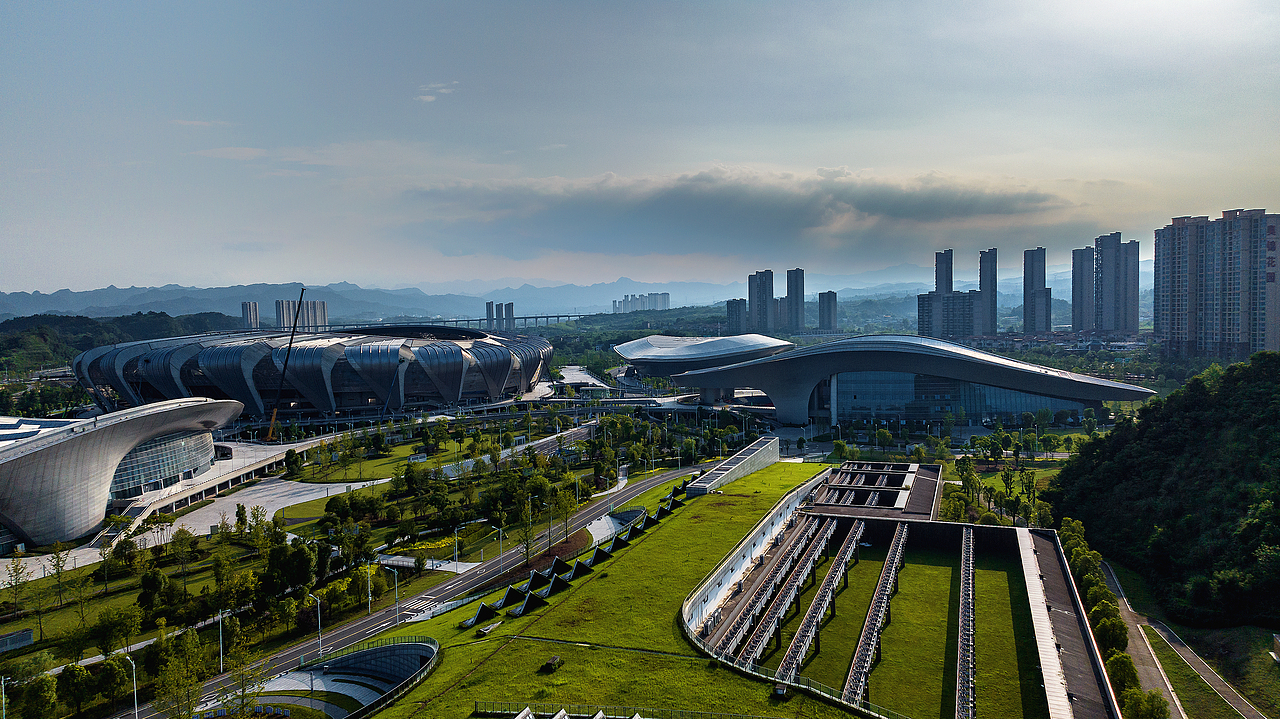 湖北宜昌奥林匹克运动中心昼夜航拍图片