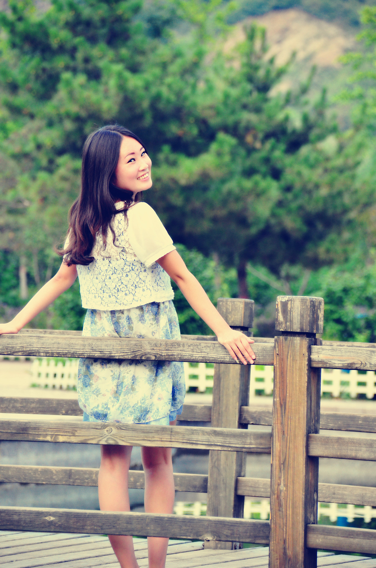 摄影人像:我还未老依然喜欢听趁早