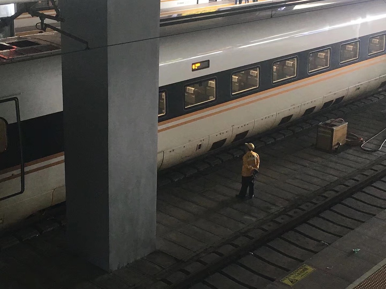 我在房间内办了一个故事展-和陌生人睡在每个夜晚。（图ZMjA0MTI0OTAw） - 其他空间 - 站酷设计师_oldwhale原创素材 - 站酷ZCOOL