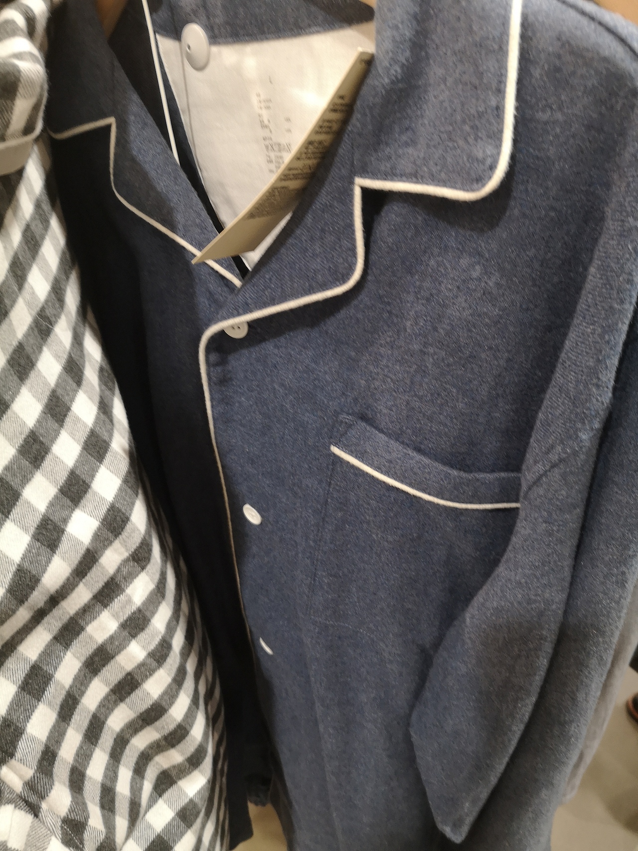 muji的
( ´・・)ノ乖巧睡衣