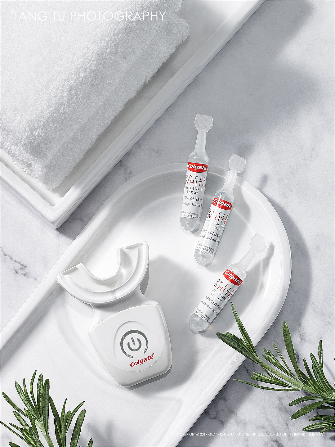 假装在加班！高露洁美牙仪拍摄（图ZMTg0Njg1NTgw） - 产品摄影 - 站酷设计师禅宗喝水原创素材 - 站酷ZCOOL