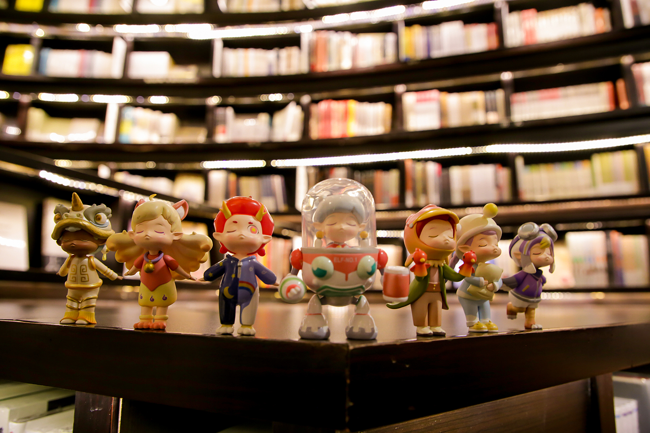 爱尔芙山海童话与月光小镇合体