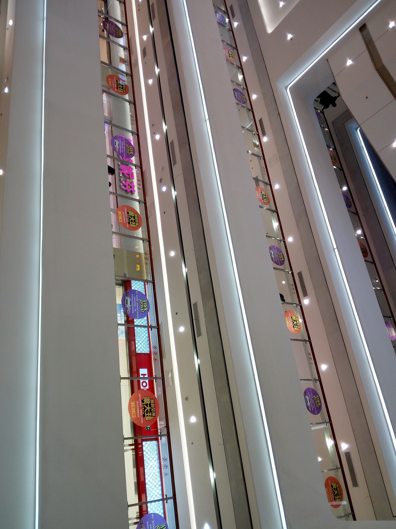 商場(chǎng)花車kt板玻璃貼設(shè)計(jì)（圖ZOTczNDA0ODA=） - 海報(bào) - 站酷設(shè)計(jì)師春暖四季原創(chuàng)素材 - 站酷ZCOOL