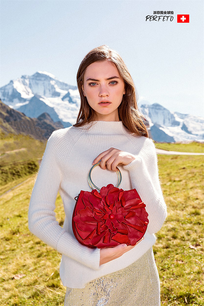 派菲图-瑞士旅拍女包摄影（图ZMTgxNDIxOTI4） - 时尚/艺术摄影 - 站酷设计师派菲图全球拍原创素材 - 站酷ZCOOL