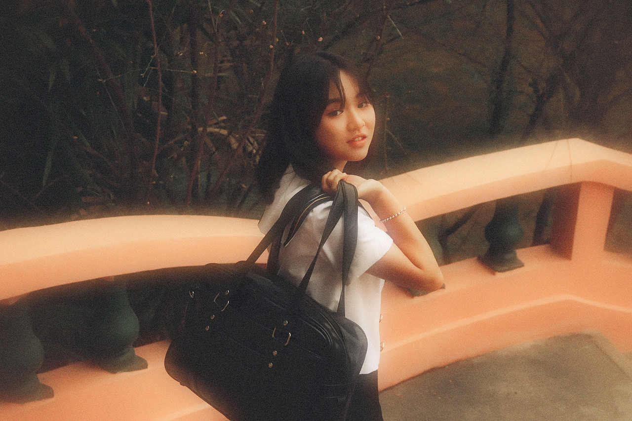 落叶与秋（图ZMTgxNDgzOTAw） - 人像摄影 - 站酷设计师夏河马原创素材 - 站酷ZCOOL