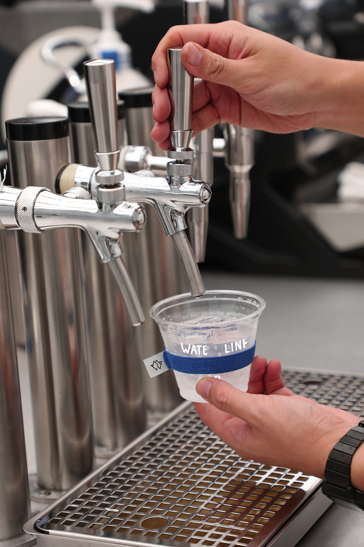 Waterline咖啡酒吧品牌设计