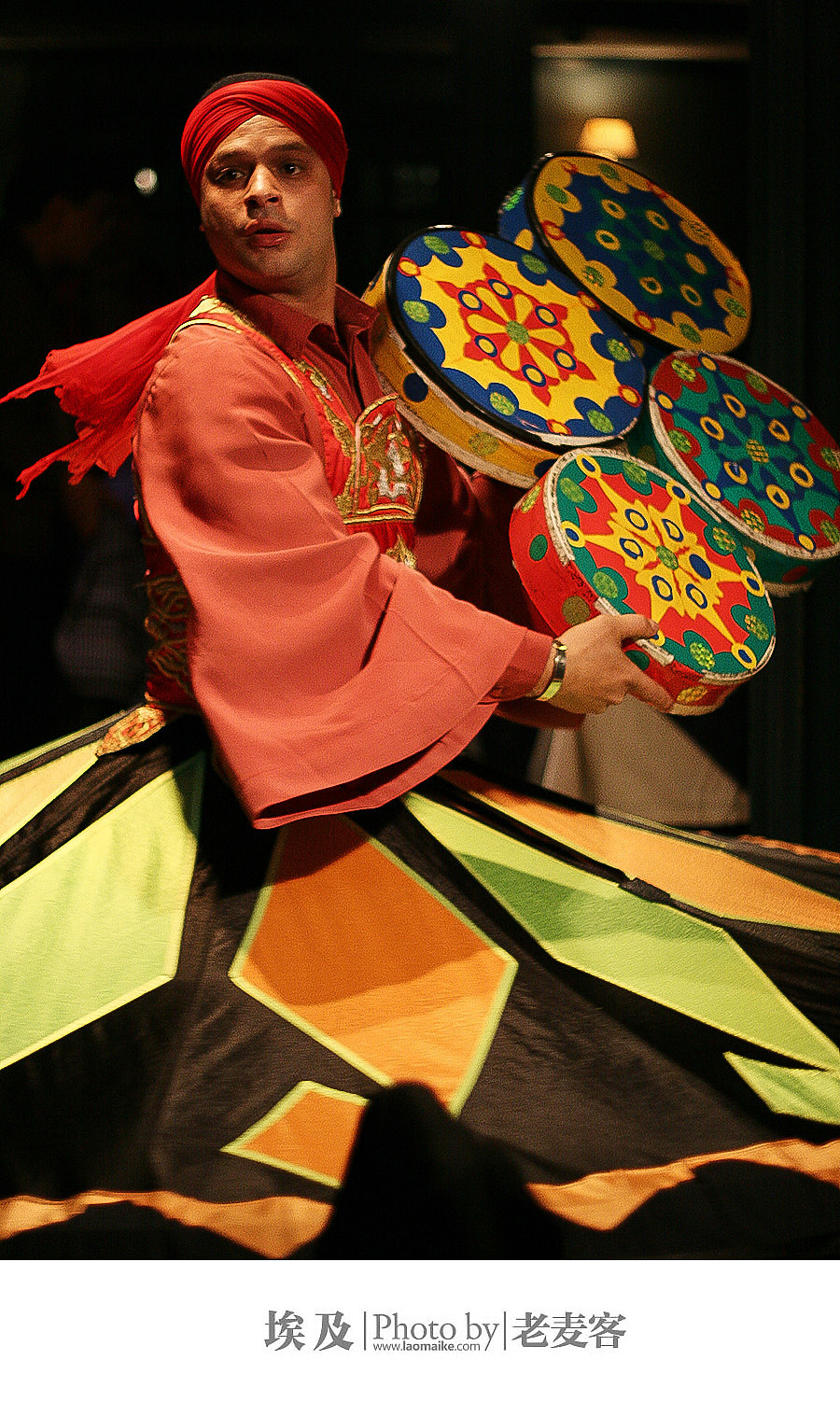 也是在游船上给我们跳传统埃及的男子