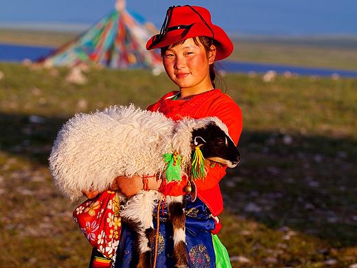 人文摄影核心技巧全解读：轻松拍摄陌生人，你的作品更具温度和表达。