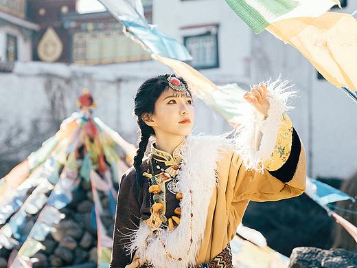 藏族少女