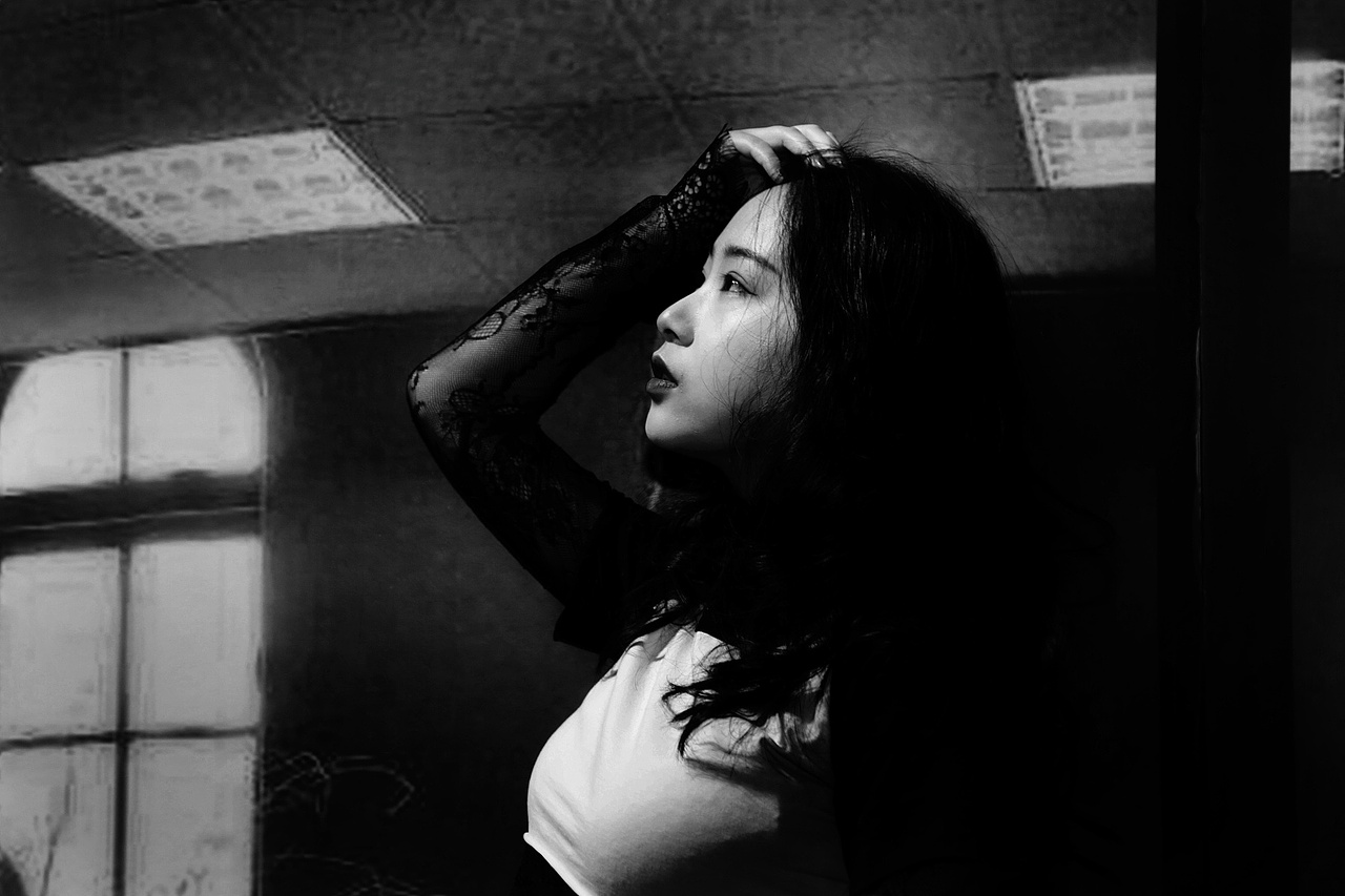 模糊了对和错,夜观星卜福祸,生命如照片腿了色