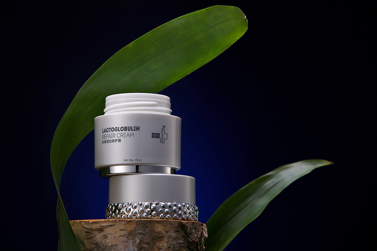 很久没发图了，发组前段时间拍摄的化妆品场景图、