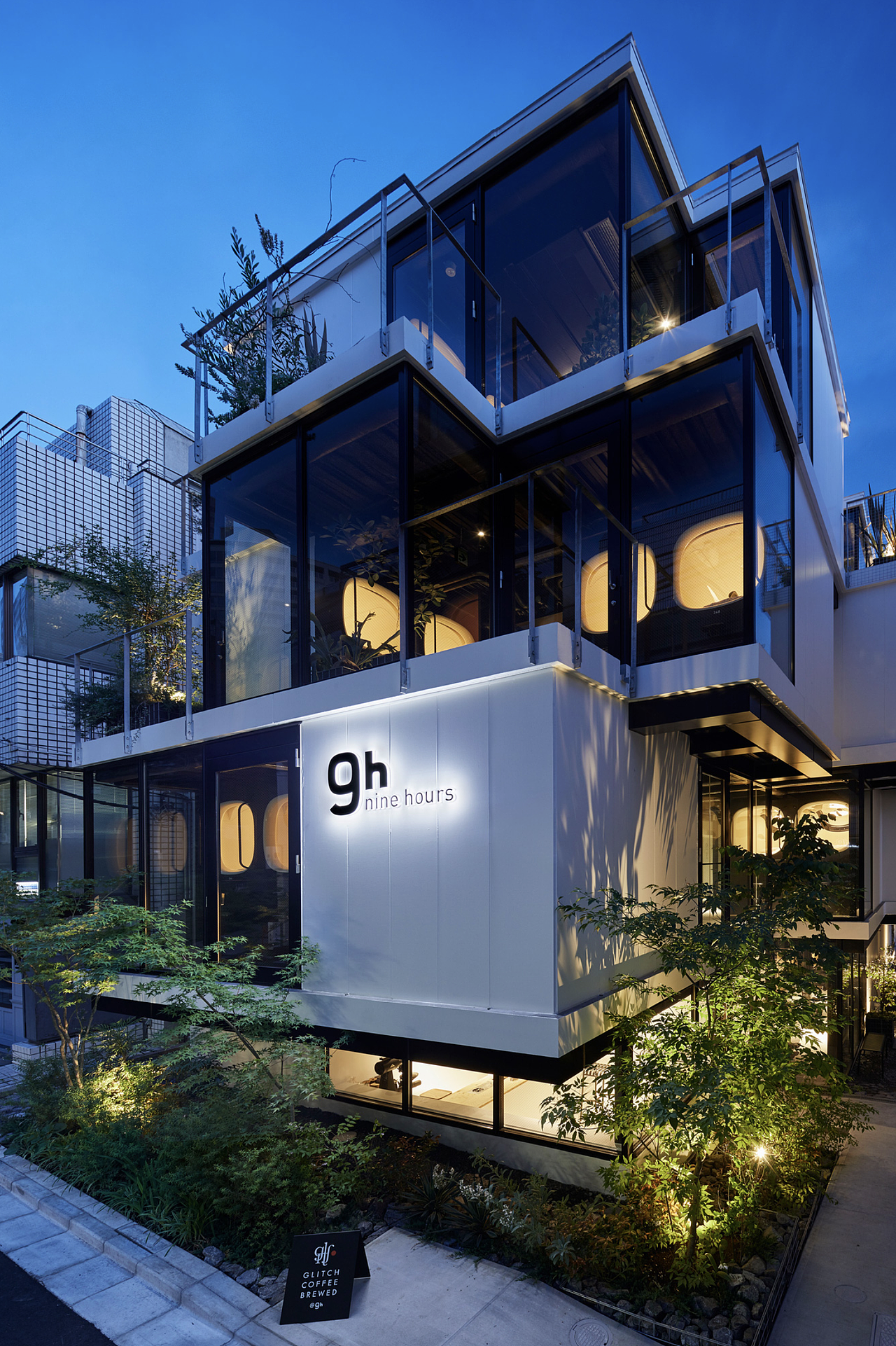 9h青年旅舍太空舱酒店导视设计分享