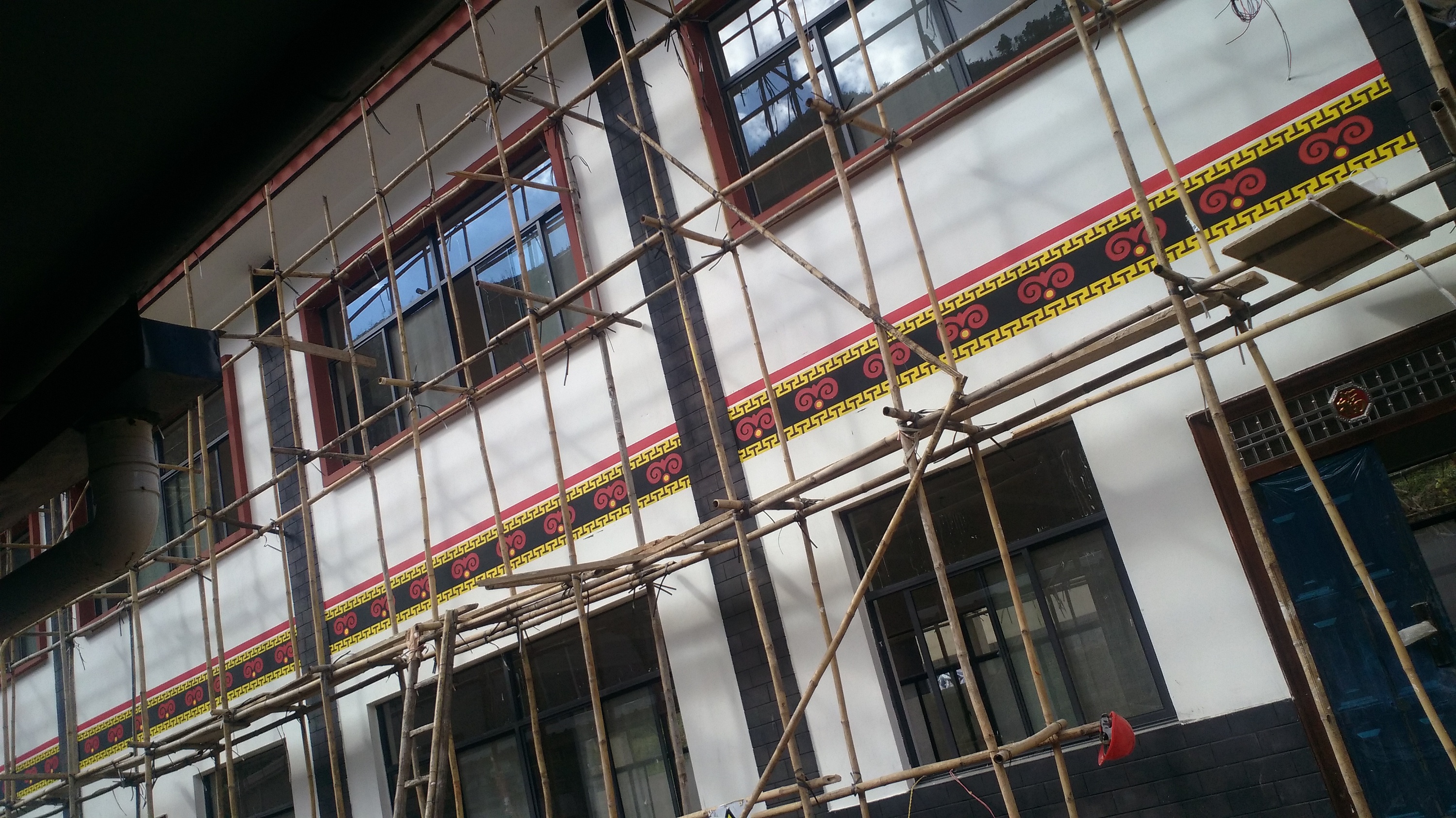 云南彝族壁画房屋腰线彩绘 古建筑彩绘 古建彩画