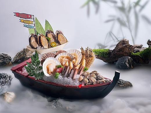一组国风火锅菜品图
