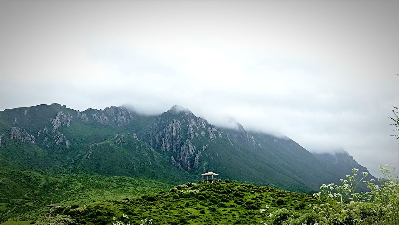 郎木寺，一寺两省三教