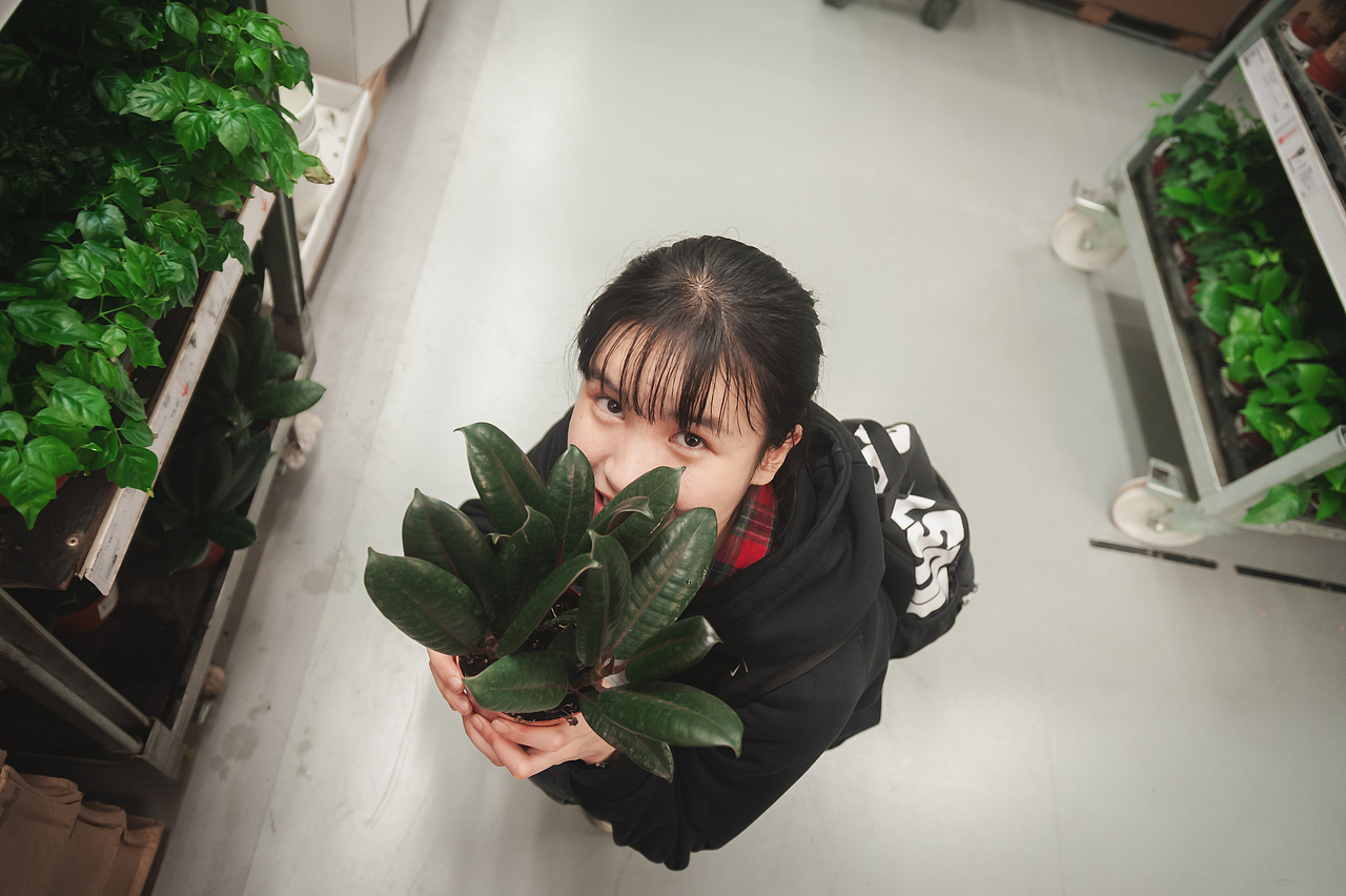 和小姐姐在宜家拍了几张（图ZMTg0MzM5MzI0） - 人像摄影 - 站酷设计师龙泉山小魔王原创素材 - 站酷ZCOOL