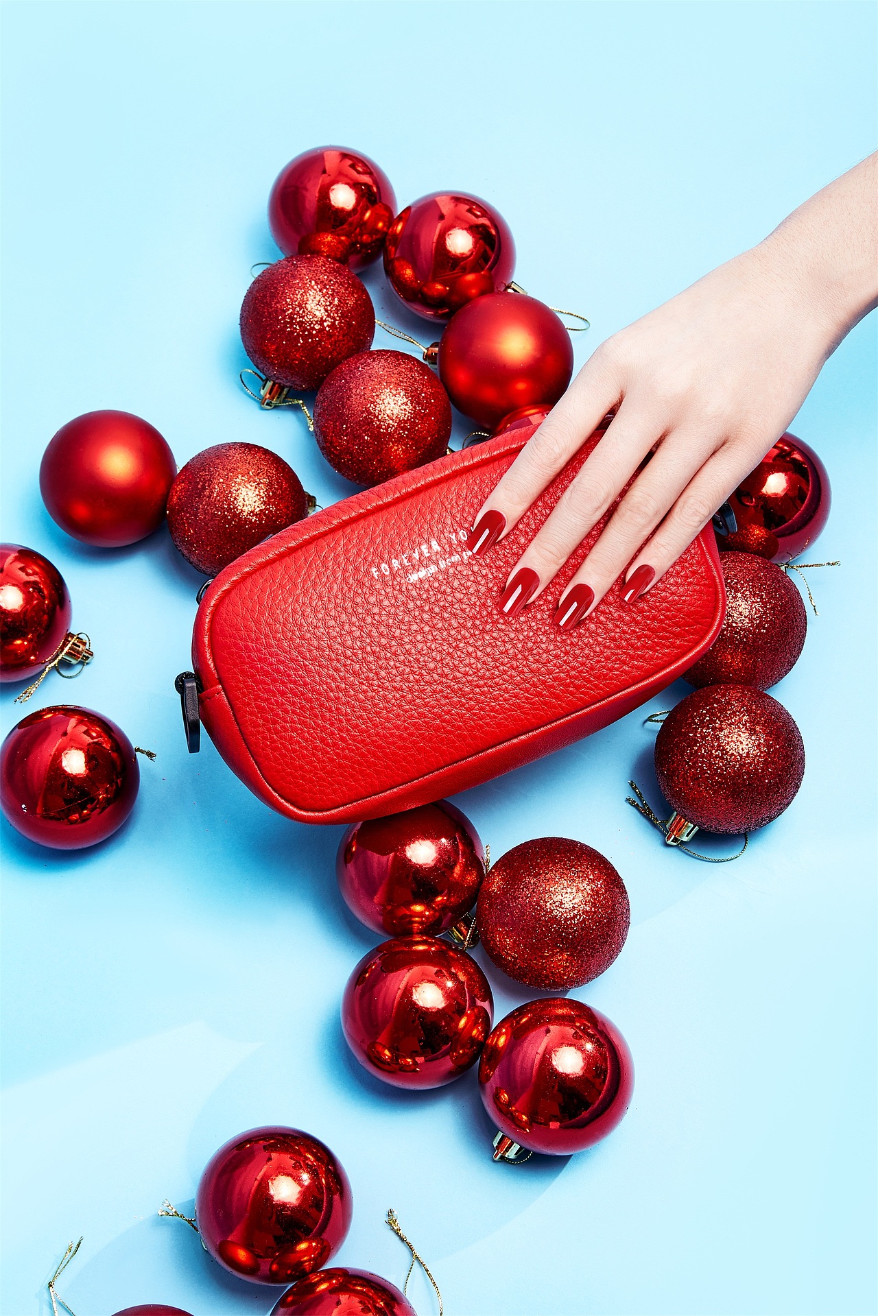 真皮女包的硬光场景图