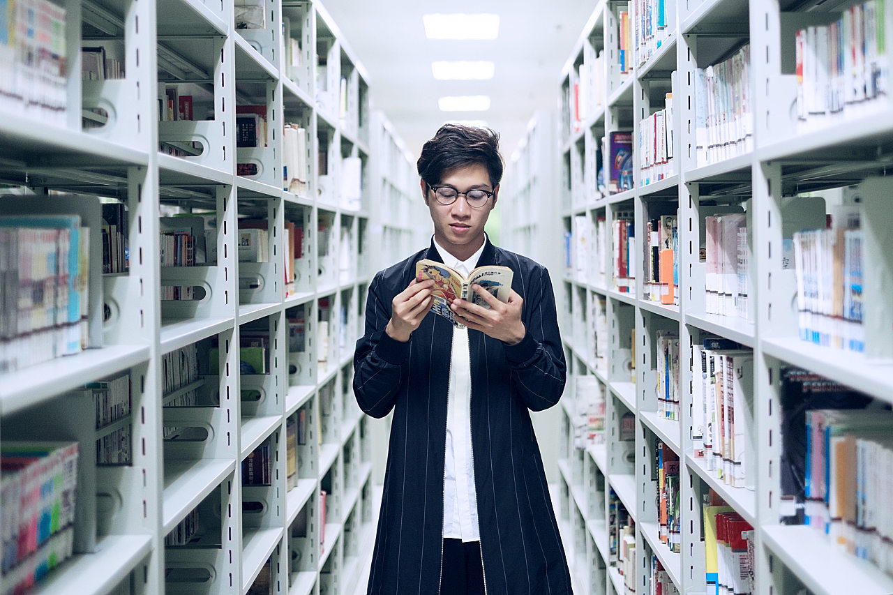 多读书多看报,少谈恋爱多睡觉