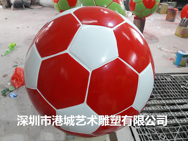 校园体育运动主题器材道具之一玻璃钢足球雕塑摆件