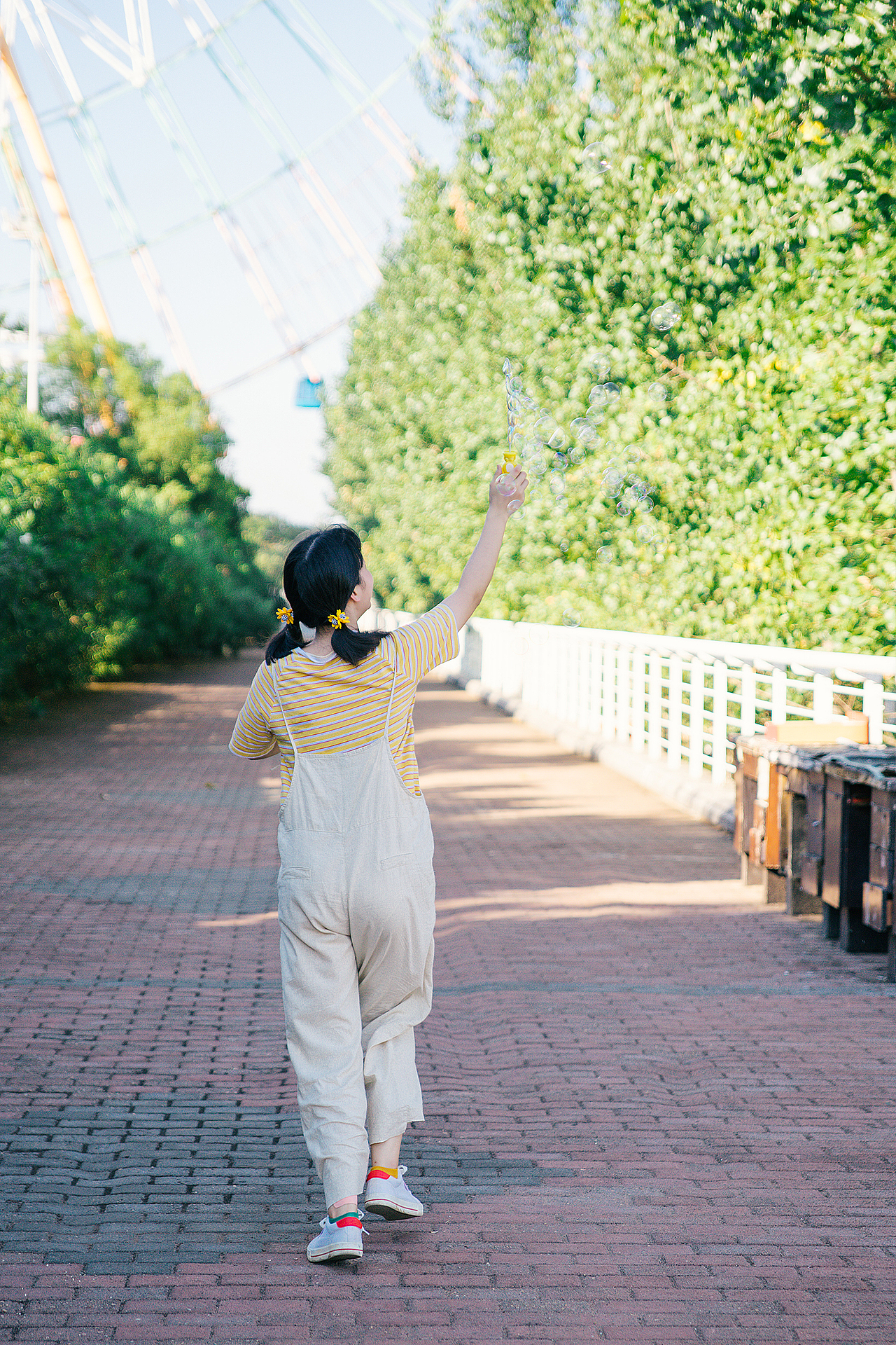 抓住夏日的清甜，我带你去游乐园